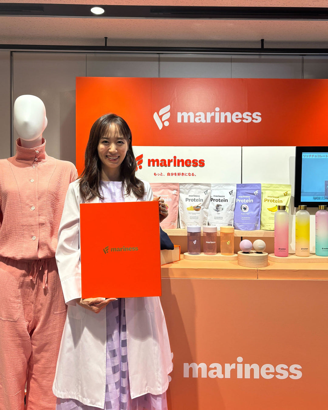 「おいしい」と高評価！marinessの新商品「チャコール青汁」、『あいたい美的2025』に初出展！バービーさんと小林麻利子先生のステージイベントも大盛況！
